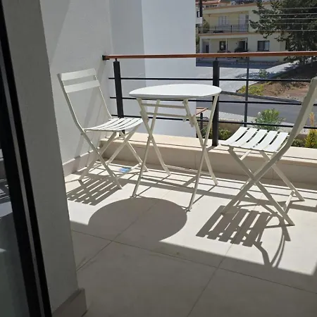 3 Bedrooms With Own Pool! *