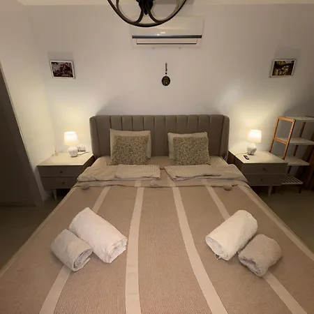 3 Bedrooms With Own Pool! Pano Deftera