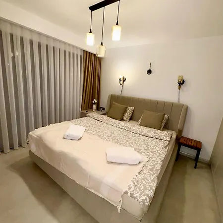 3 Bedrooms With Own Pool! *