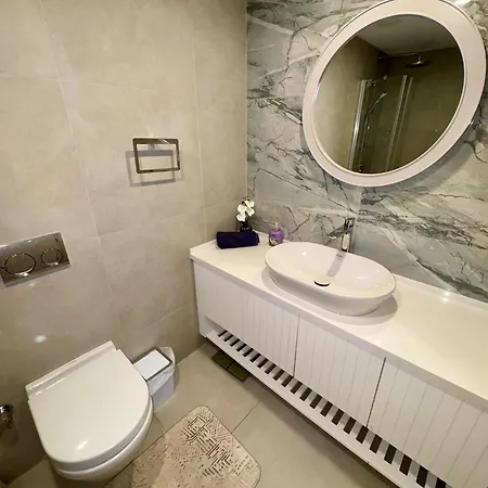 3 Bedrooms With Own Pool!