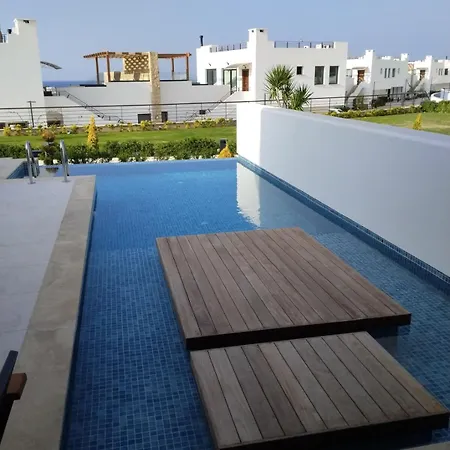 3 Bedrooms With Own Pool! Villa