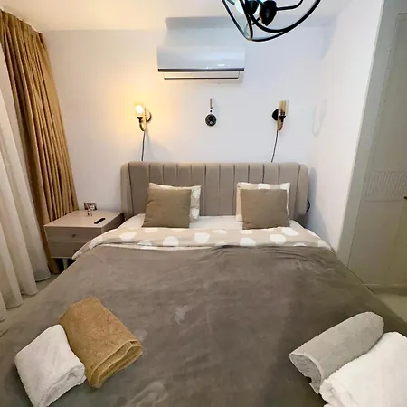 3 Bedrooms With Own Pool! * Pano Deftera