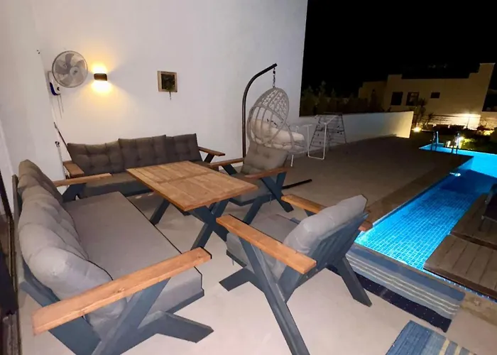 Vila 3 Bedrooms With Own Pool! *