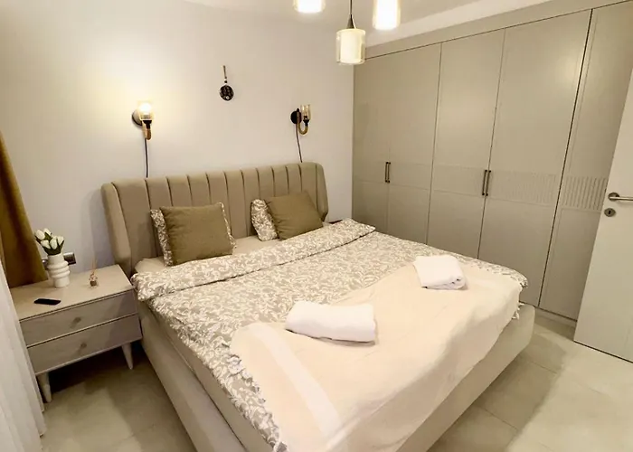 3 Bedrooms With Own Pool! Pano Deftera