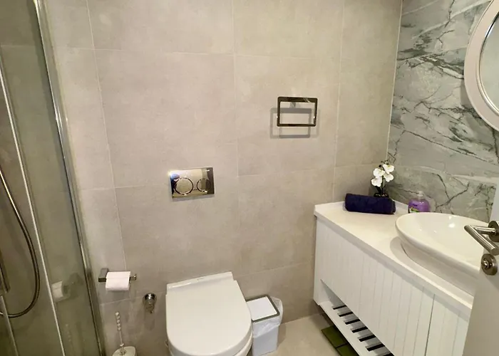 3 Bedrooms With Own Pool!