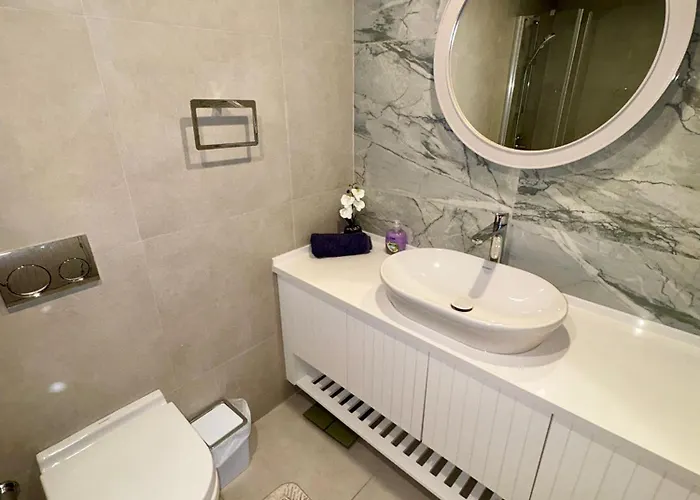 3 Bedrooms With Own Pool!